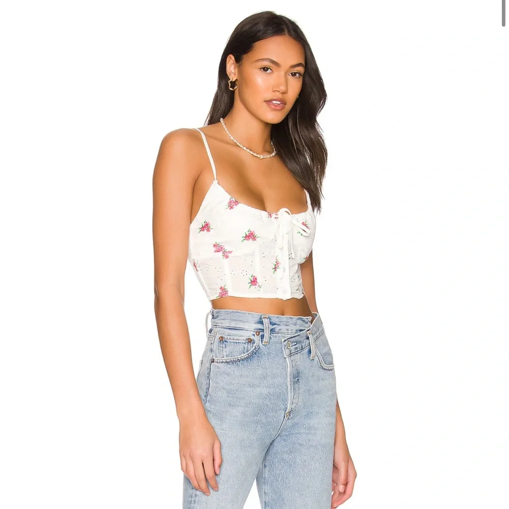 More to come Floral White Crop Top - Picture 3 of 4